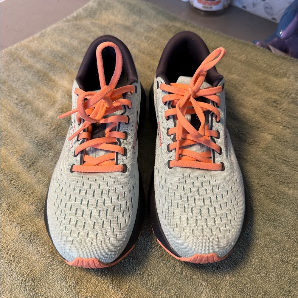 Stylish Athletic Sneakers Brooks ghost with Orange Accents